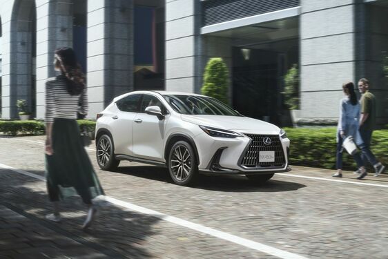 LEXUS NX Z ROKU MODELOWEGO 2024 Z JESZCZE WIĘKSZĄ LICZBĄ NOWOCZESNYCH TECHNOLOGII